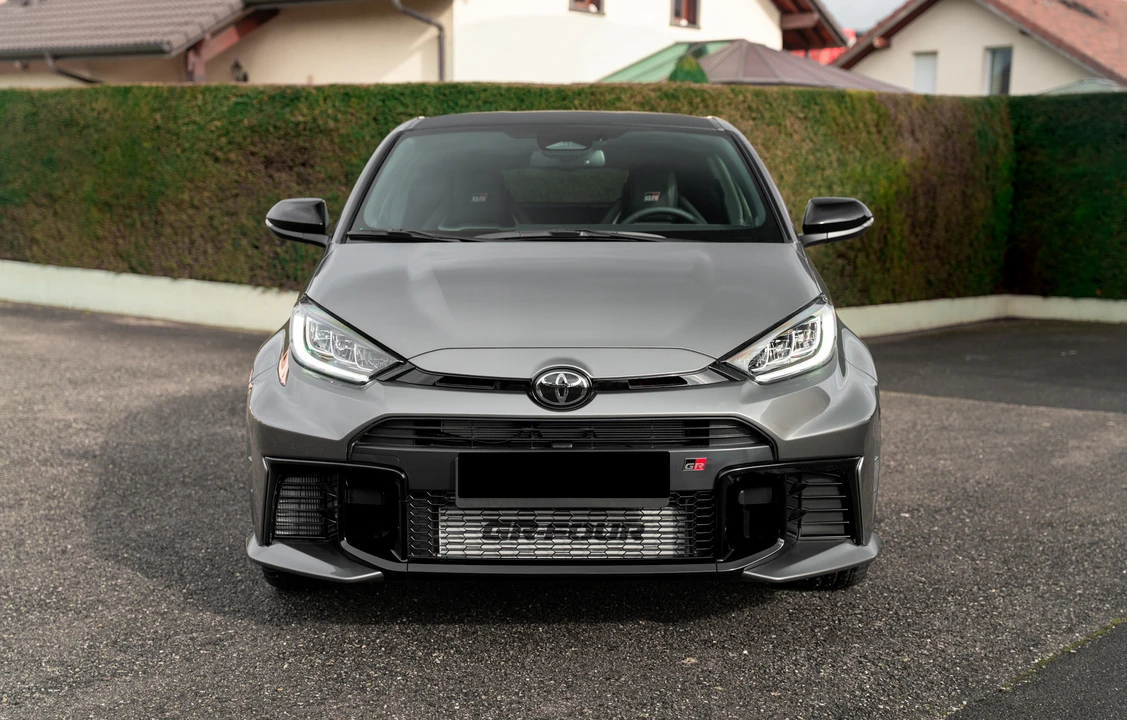 2024 Toyota Yaris - Image 2 of 31