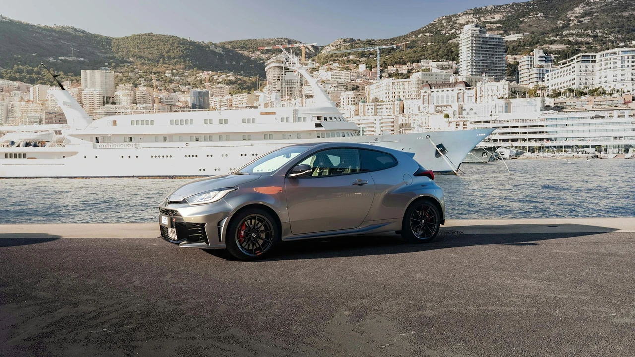 2024 Toyota Yaris - Image 16 of 21