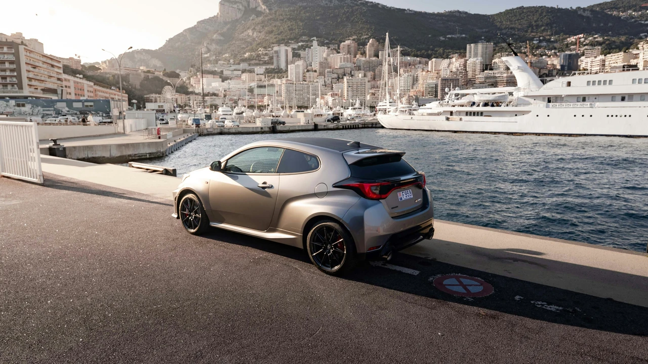 2024 Toyota Yaris - Image 8 of 21