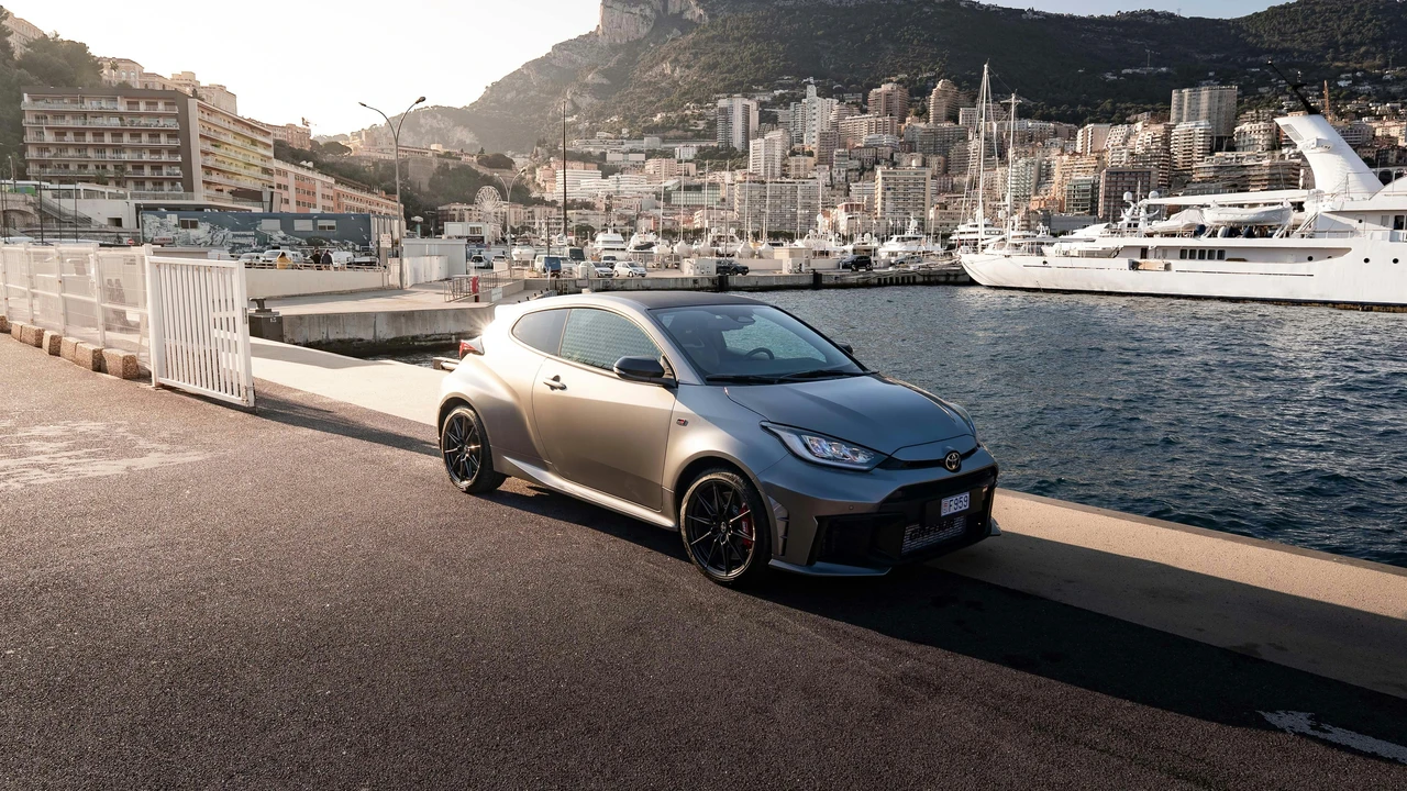 2024 Toyota Yaris - Image 2 of 21