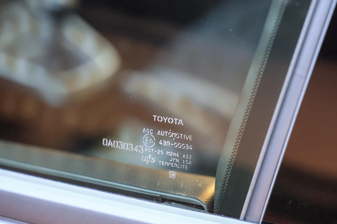 2025 Toyota Yaris - Image 15 of 31