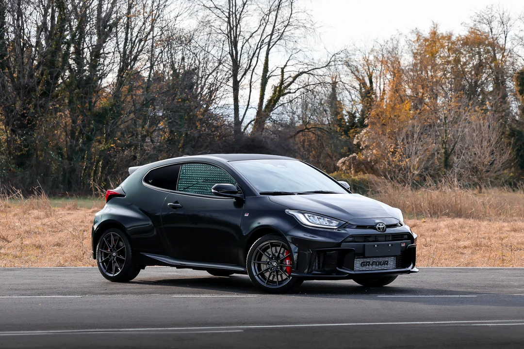 2025 Toyota Yaris - Image 9 of 31