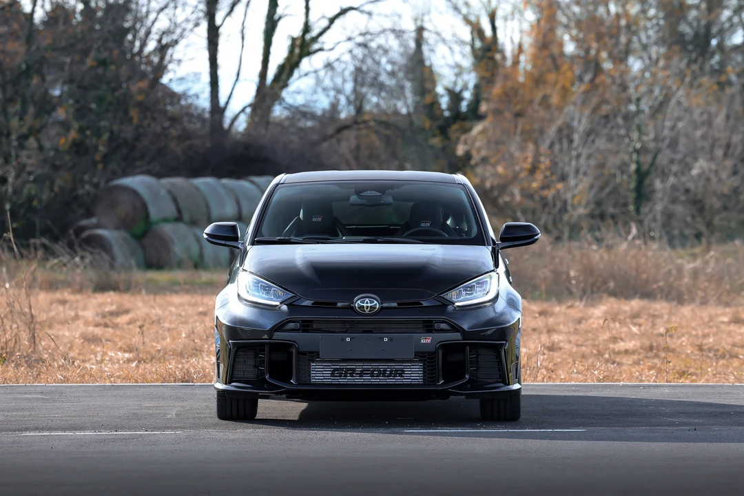 2025 Toyota Yaris - Image 2 of 31
