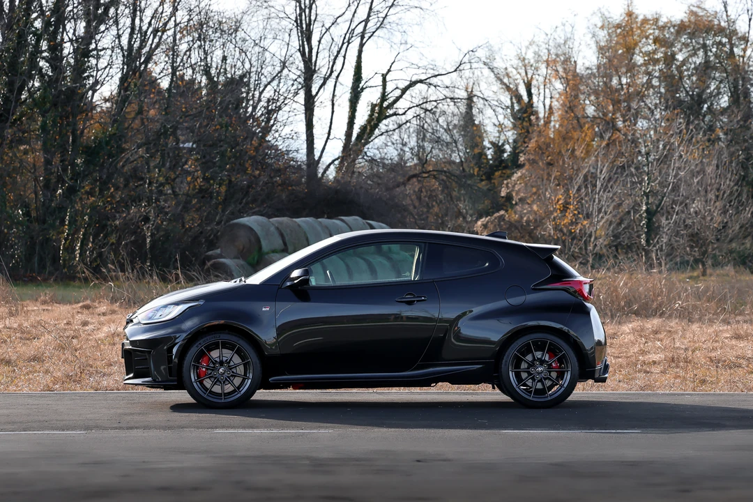 2025 Toyota Yaris - Image 4 of 31