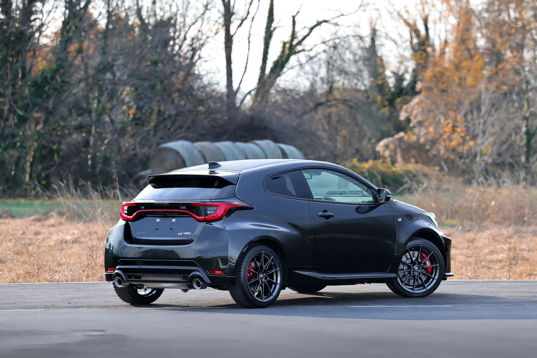 2025 Toyota Yaris - Image 7 of 31