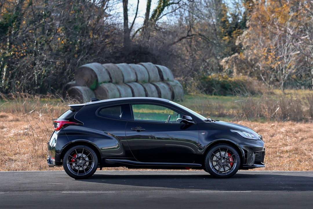 2025 Toyota Yaris - Image 8 of 31