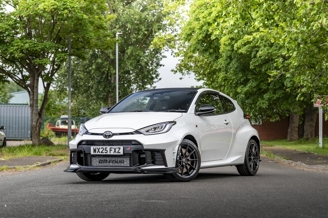 2025 Toyota Yaris - Image 15 of 31
