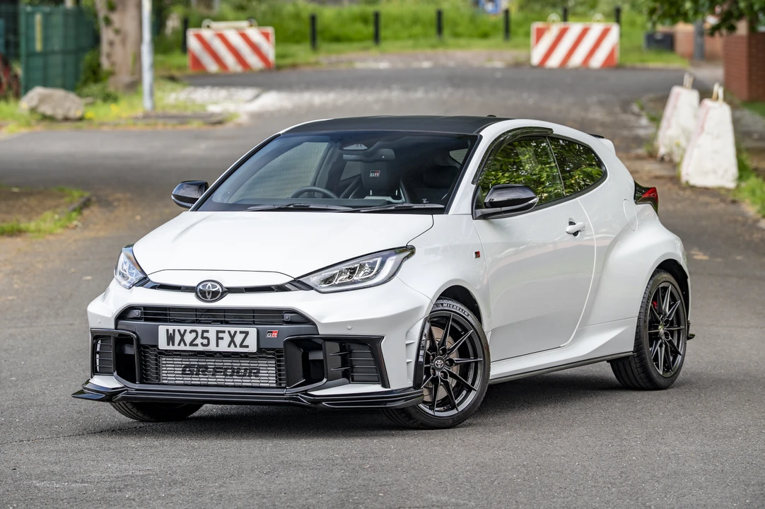 2025 Toyota Yaris - Image 16 of 31