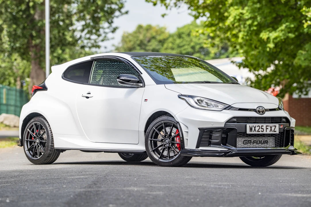 2025 Toyota Yaris - Image 9 of 31