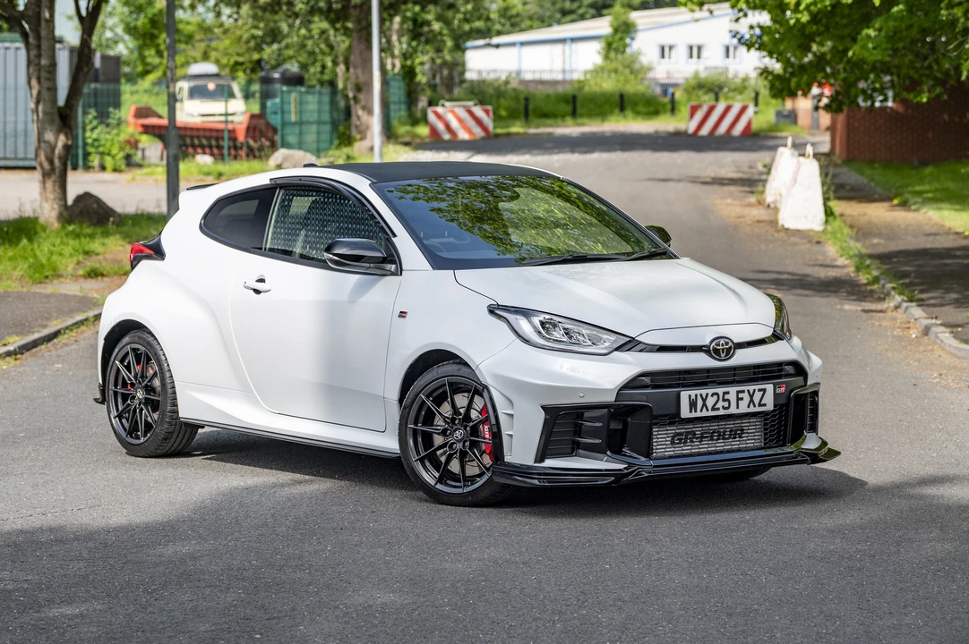 2025 Toyota Yaris - Image 30 of 31