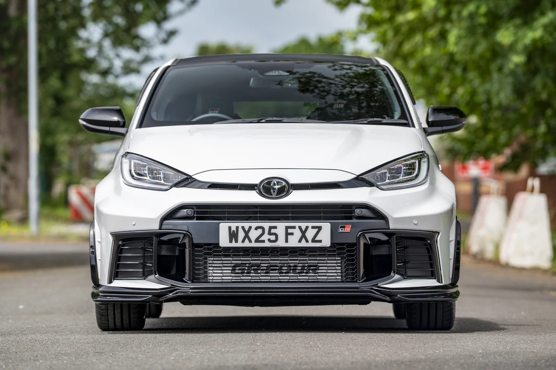2025 Toyota Yaris - Image 10 of 31