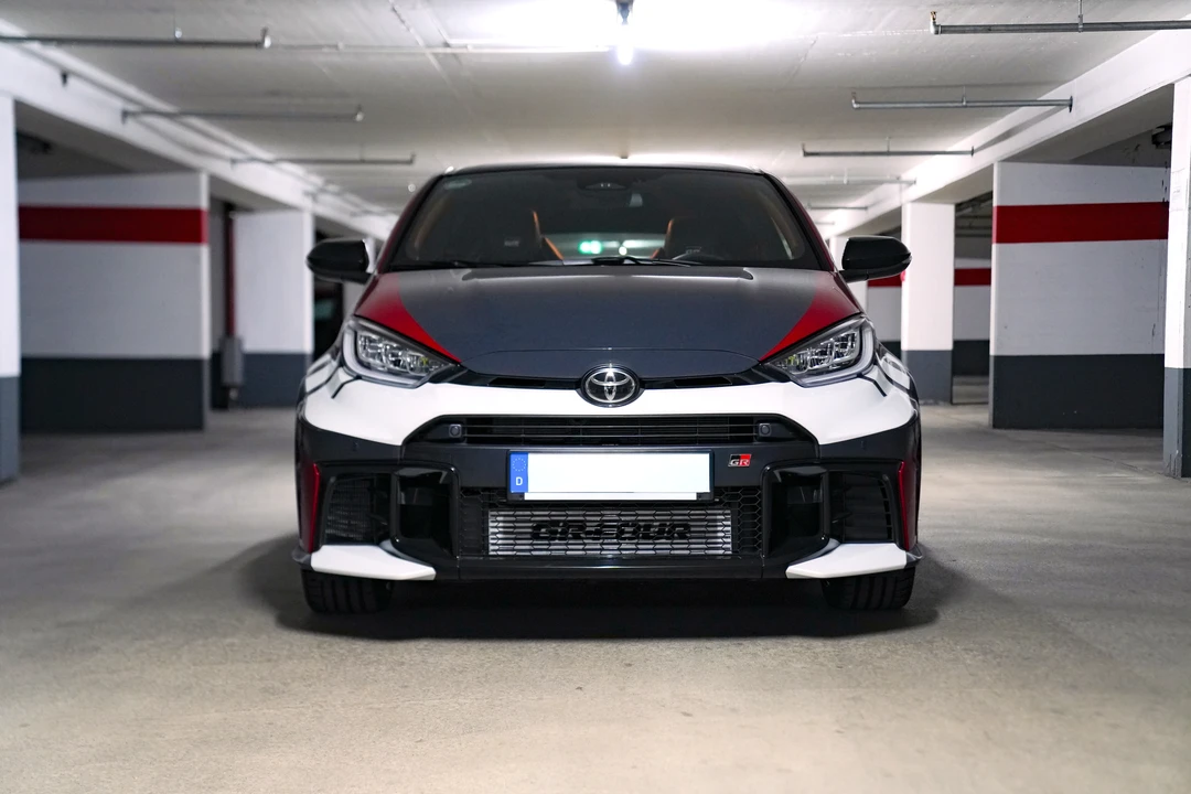 2024 Toyota Yaris - Image 2 of 31