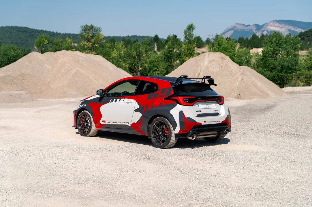 2024 Toyota Yaris - Image 7 of 31
