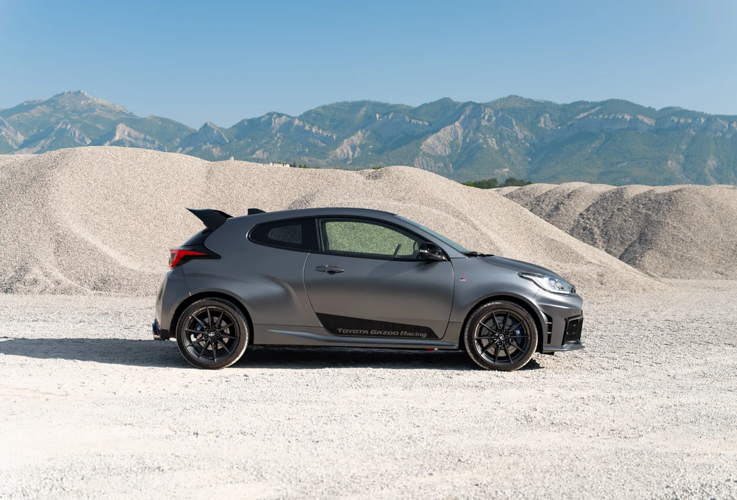 2024 Toyota Yaris - Image 8 of 31