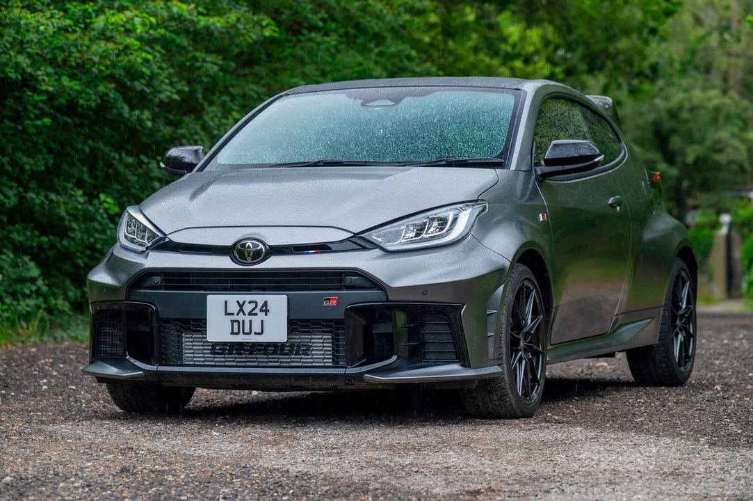 2024 Toyota Yaris - Image 2 of 31
