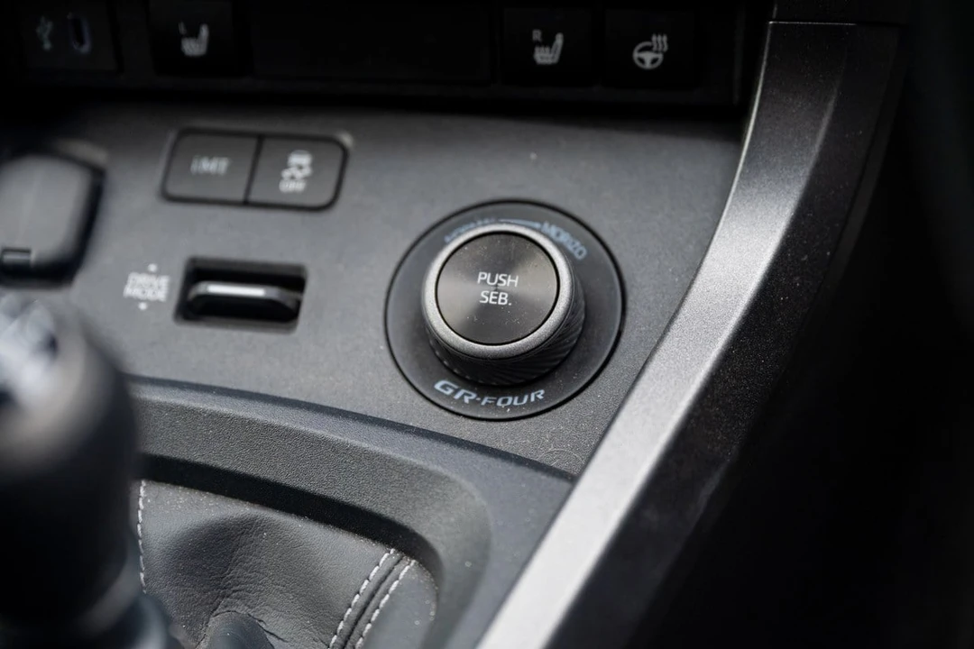 2024 Toyota Yaris - Image 9 of 31