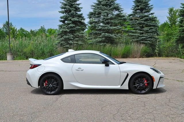 2024 Toyota GR86 2nd Gen - Image 2 of 30