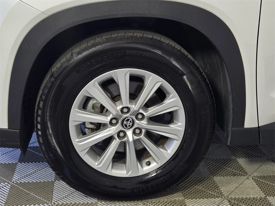 2024 Toyota Highlander - Image 5 of 12