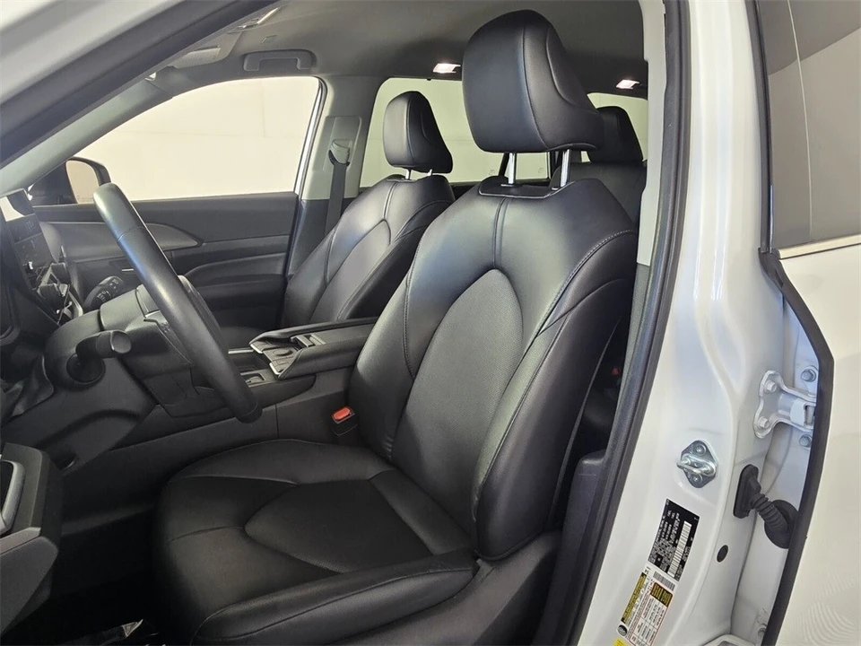 2024 Toyota Highlander - Image 6 of 12