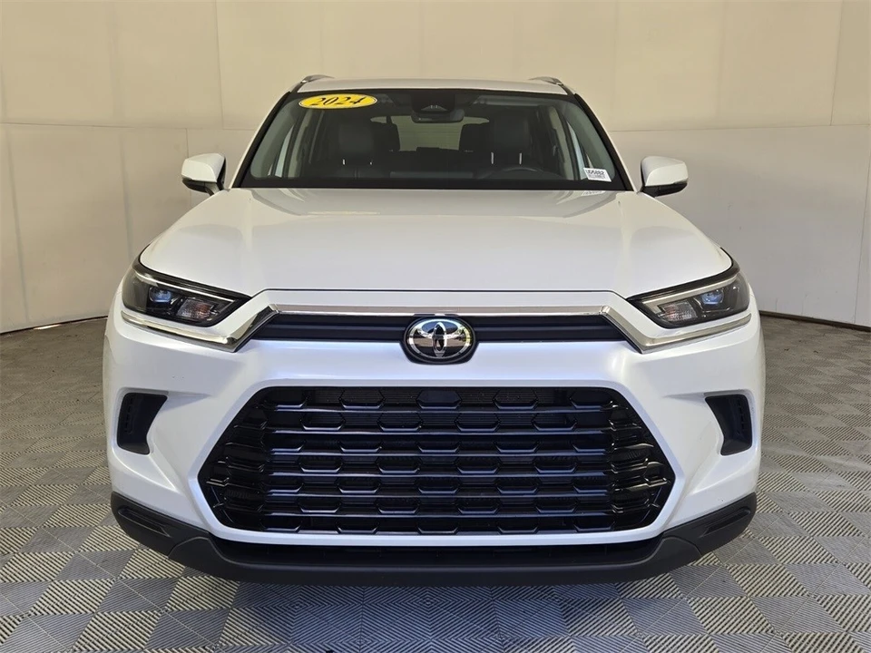 2024 Toyota Highlander - Image 3 of 12
