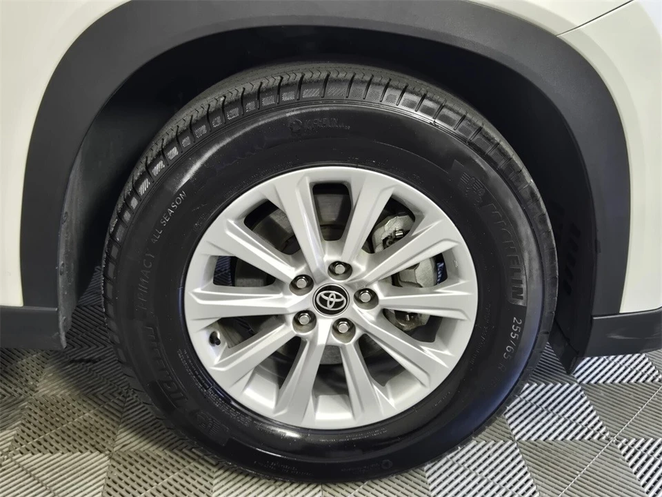 2024 Toyota Highlander - Image 18 of 21
