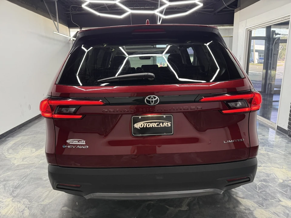 2024 Toyota Highlander - Image 5 of 21