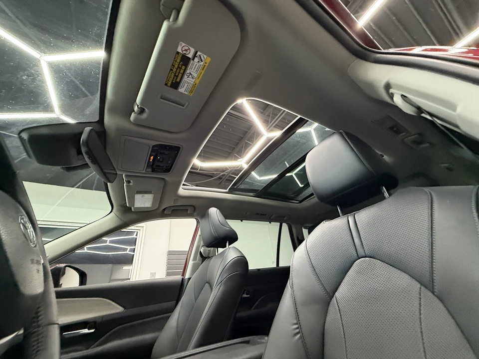 2024 Toyota Highlander - Image 15 of 21