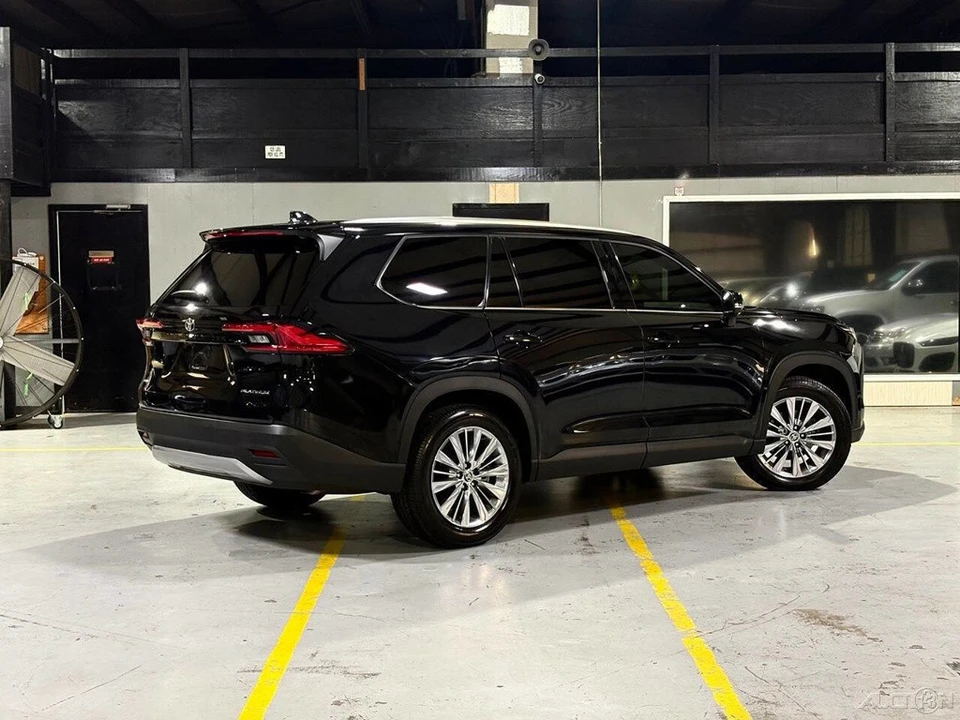 2024 Toyota Highlander - Image 13 of 24
