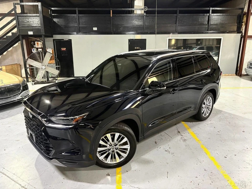 2024 Toyota Highlander - Image 7 of 24