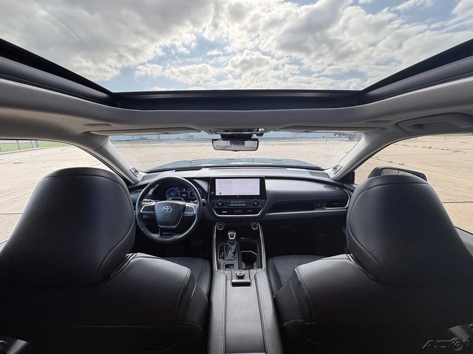 2024 Toyota Highlander - Image 5 of 24