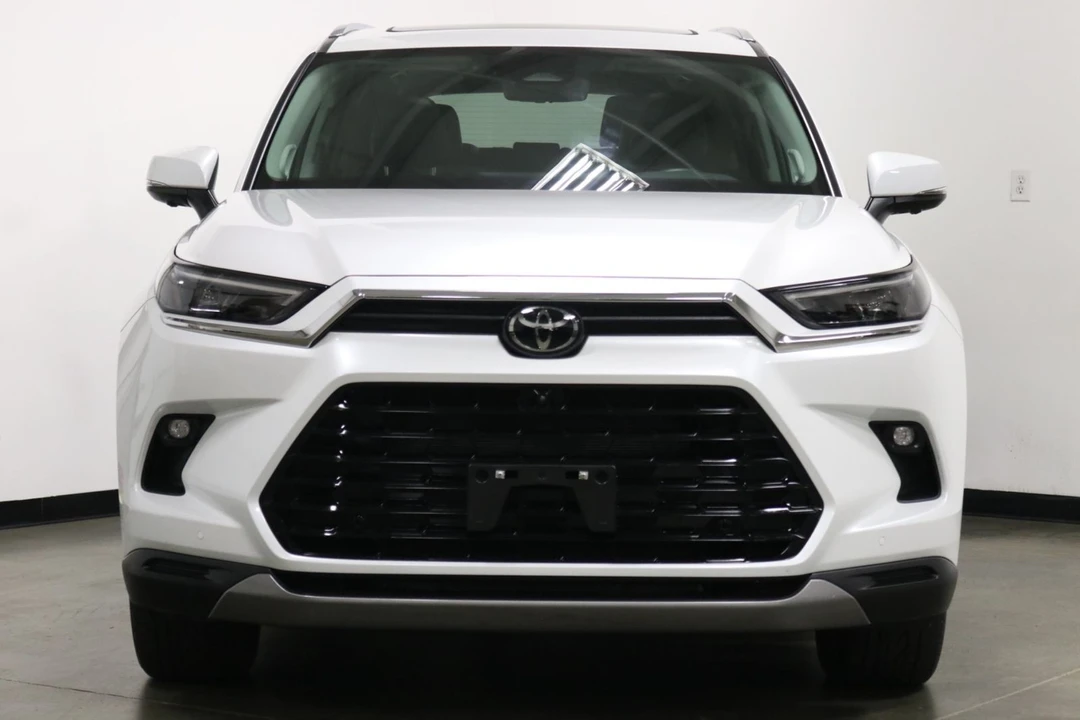 2024 Toyota Highlander - Image 3 of 12