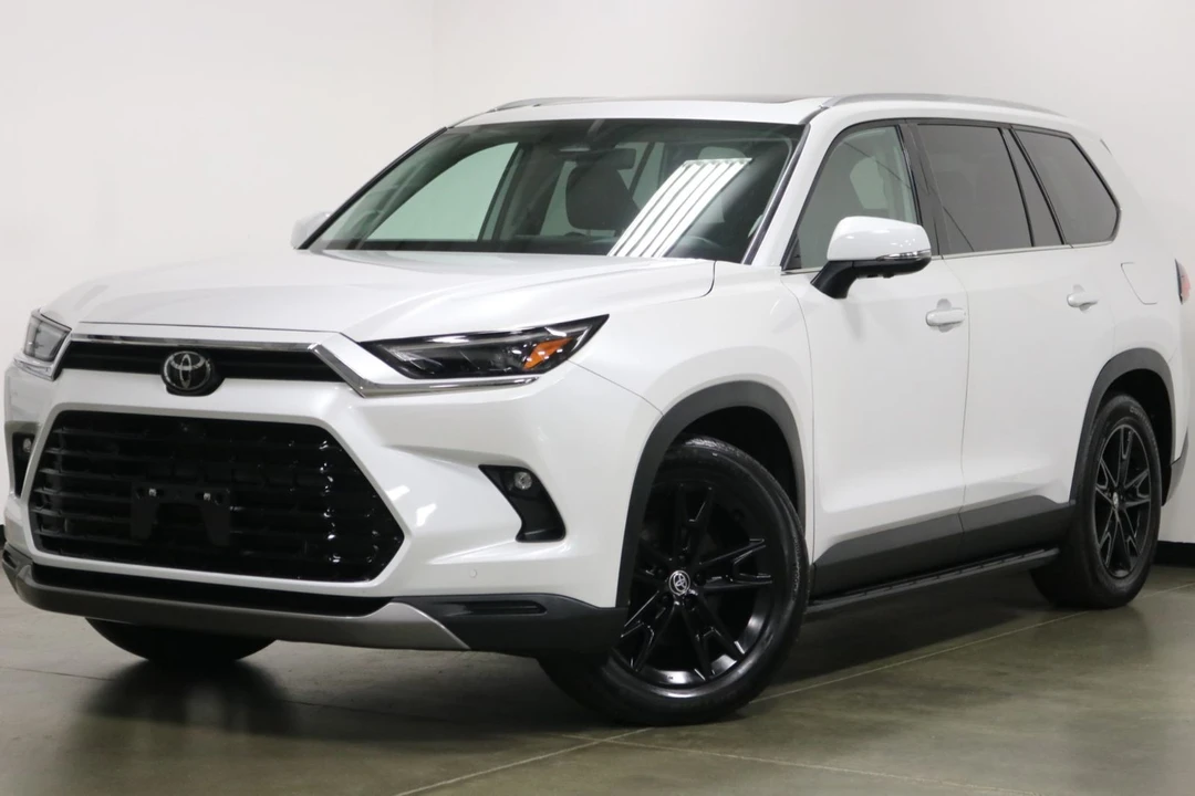 2024 Toyota Highlander - Image 6 of 12