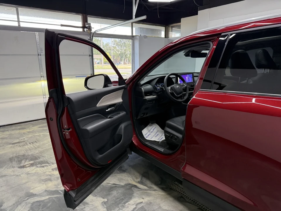 2024 Toyota Highlander - Image 11 of 21