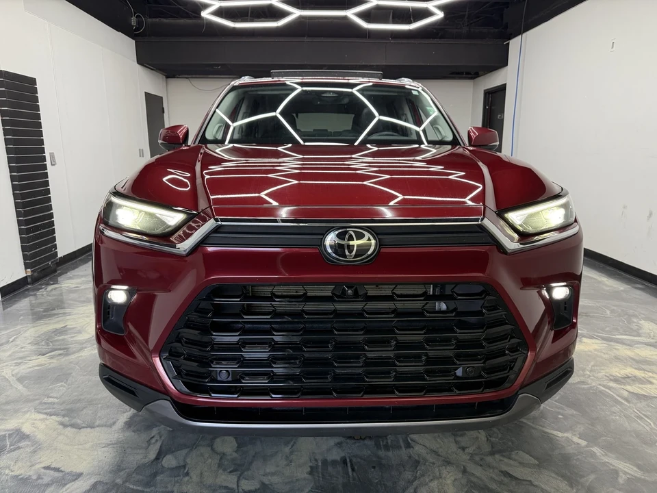 2024 Toyota Highlander - Image 8 of 21