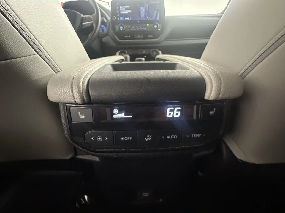 2024 Toyota Highlander - Image 31 of 31
