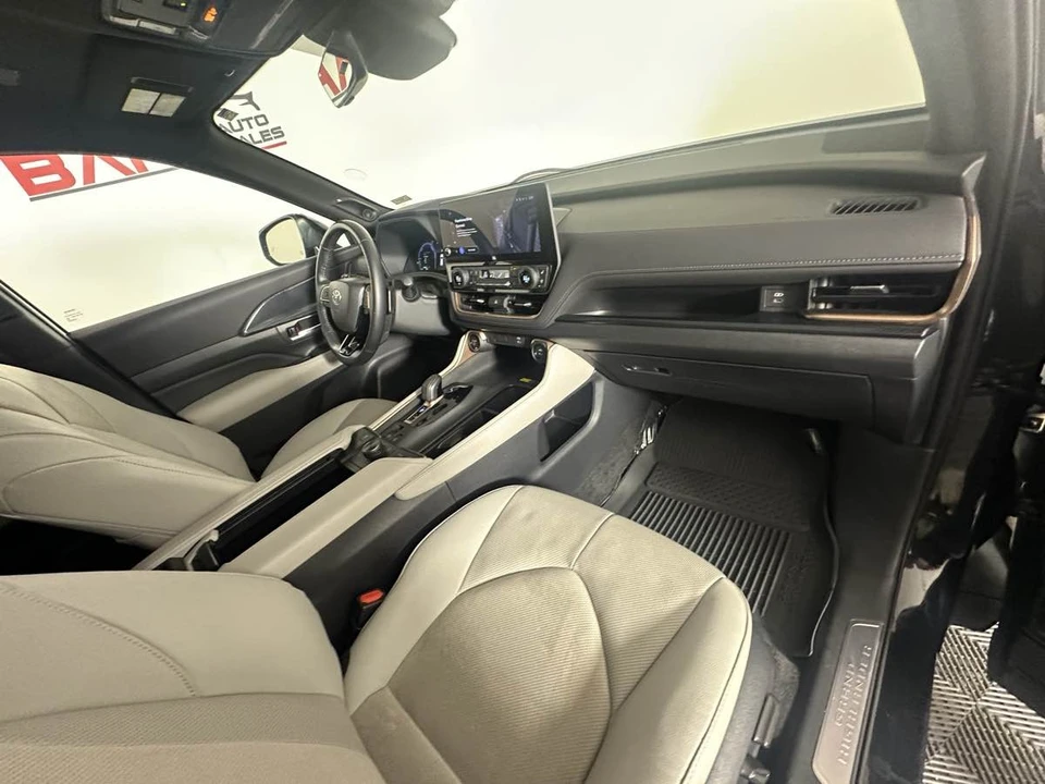 2024 Toyota Highlander - Image 29 of 31