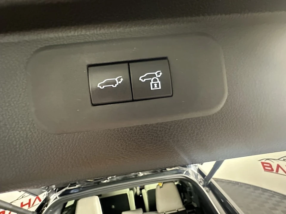 2024 Toyota Highlander - Image 24 of 31