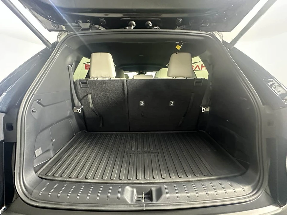 2024 Toyota Highlander - Image 23 of 31