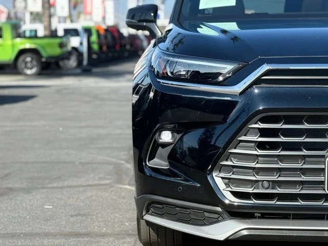 2024 Toyota Highlander - Image 3 of 12