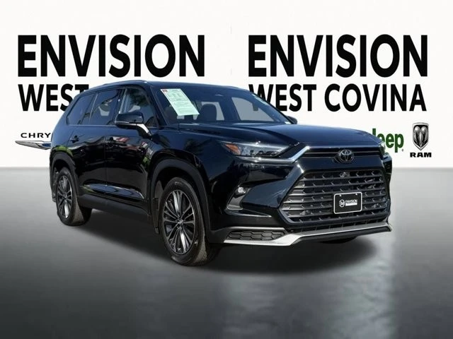 2024 Toyota Highlander - Image 2 of 12