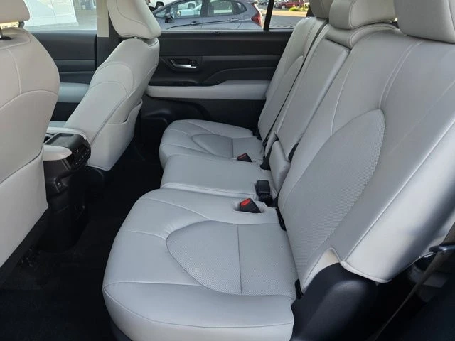 2024 Toyota Highlander - Image 11 of 21