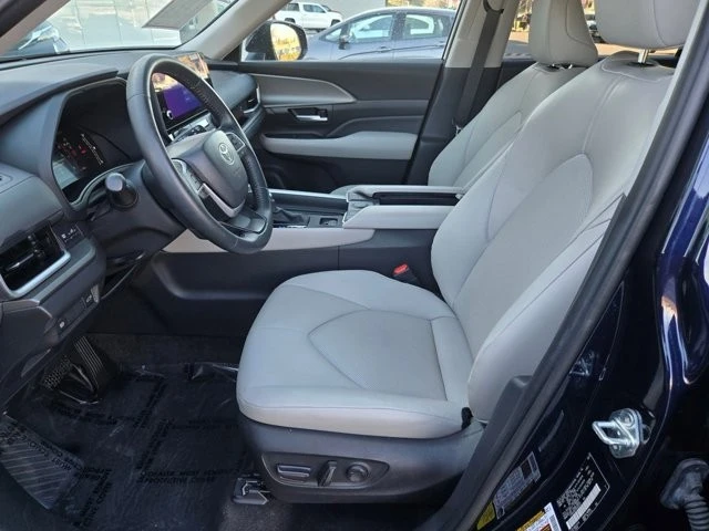 2024 Toyota Highlander - Image 16 of 21