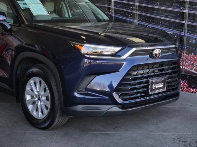 2024 Toyota Highlander - Image 2 of 21