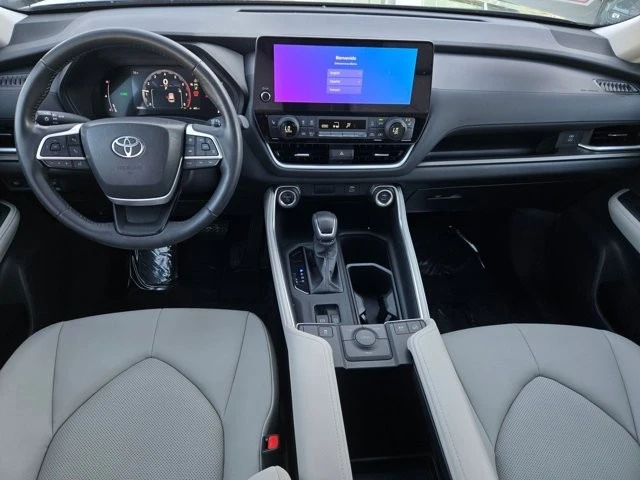 2024 Toyota Highlander - Image 13 of 21