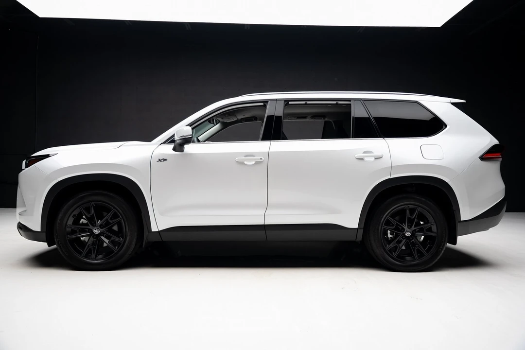 2024 Toyota Highlander - Image 16 of 21