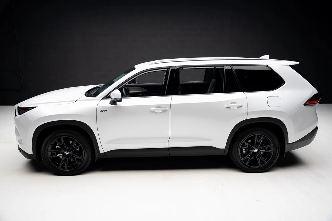 2024 Toyota Highlander - Image 15 of 21