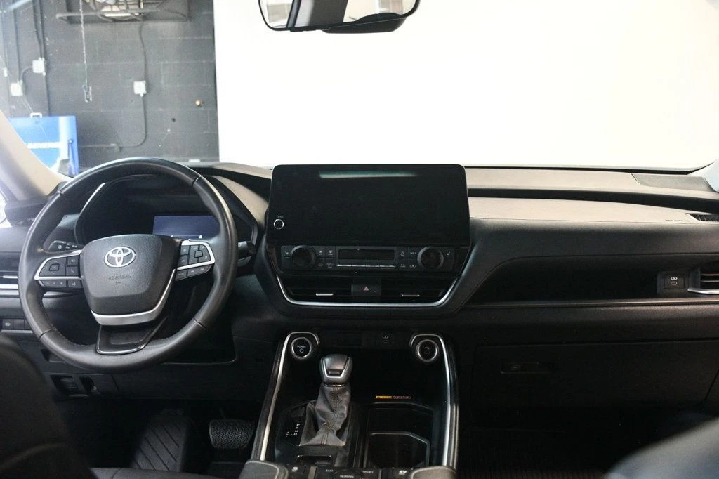 2024 Toyota Highlander - Image 5 of 12