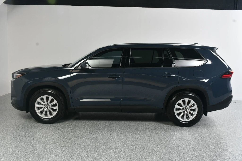 2024 Toyota Highlander - Image 3 of 12