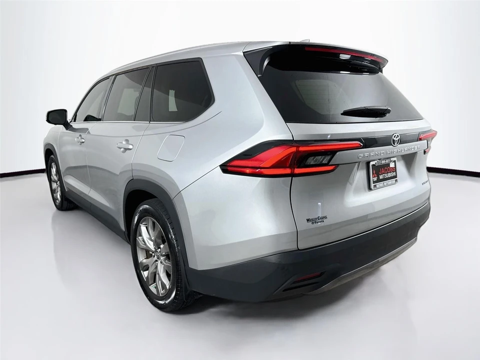 2024 Toyota Highlander - Image 3 of 13