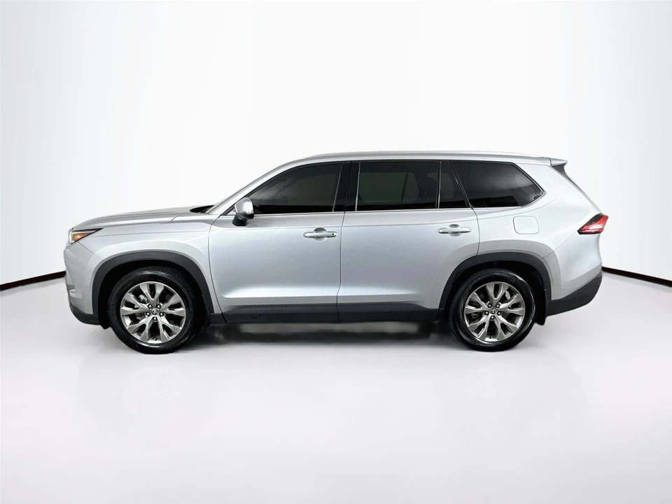 2024 Toyota Highlander - Image 2 of 13